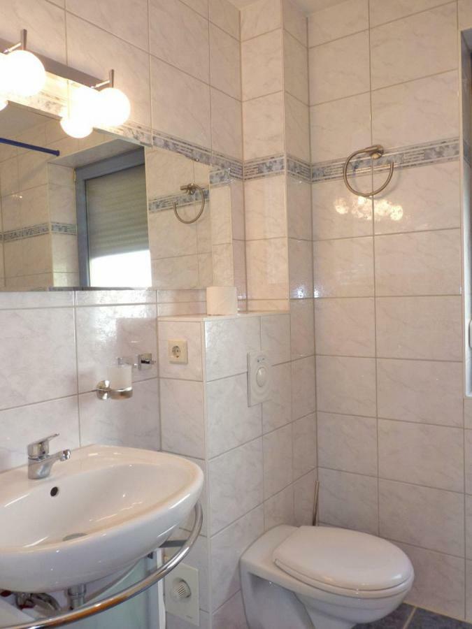 Ferienwohnung Zum Yachthafen Варен Екстер'єр фото